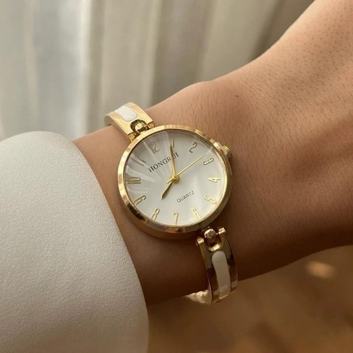 ساعت مچی زنانه هانگری رنگ ثابت مدل جدید