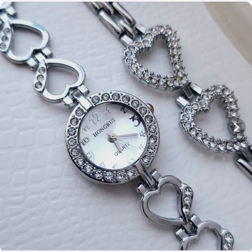 ساعت مچی زنانه هانگری همراه بادستبند رنگ ثابت قاب نگینی کیفیت عالی