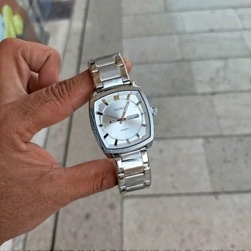 ساعت مچی مردانه اورجینال سیکو دوتقویم ضداب رنگ ثابت کیفیت بینظیرSEIKO