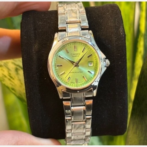 ساعت مچی زنانه کاسیو casio اصل بند استیل نقره ای خاص وجذاب