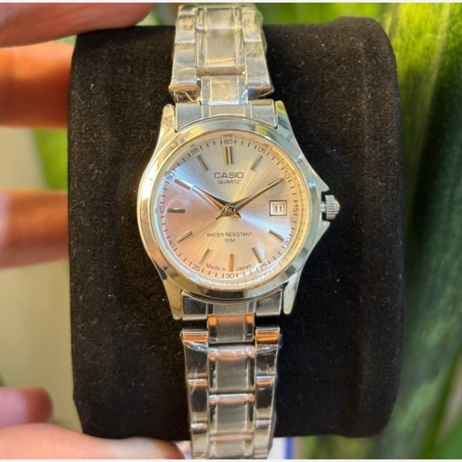 ساعت مچی زنانه کاسیو casio اصل بند استیل نقره ای خاص وجذاب